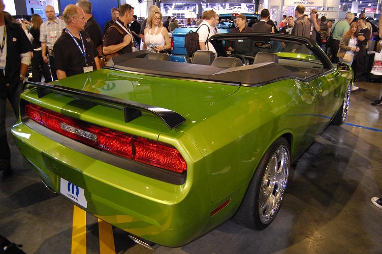 http://www.dodgeforum.com/challenger%20vert%20rear.JPG