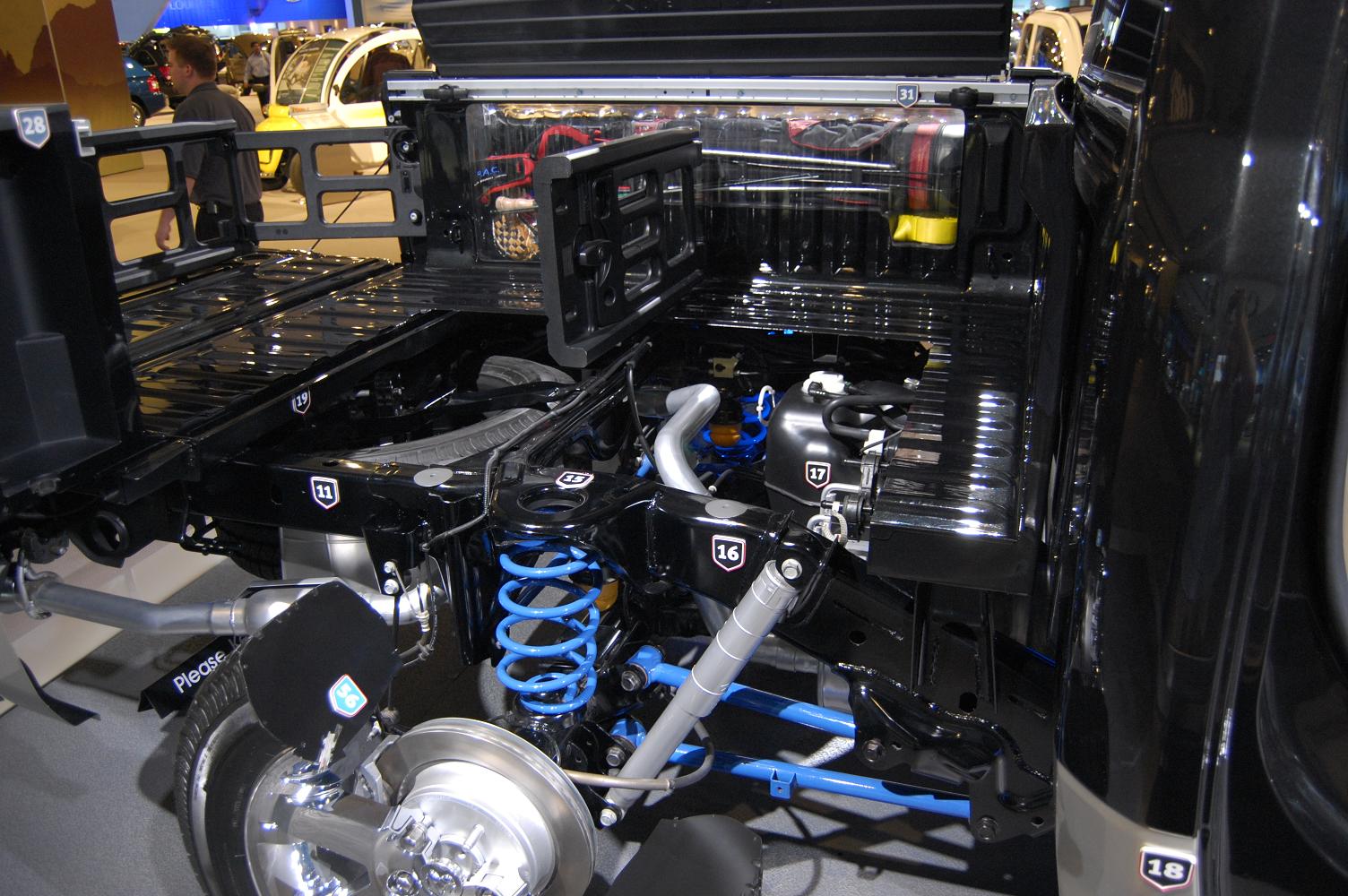 http://www.dodgeforum.com/cut%20away%20rear.jpg